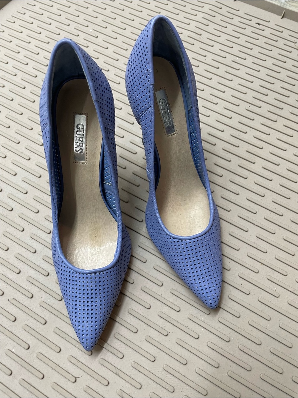 Guess Perforated Pointed Toe Pumps Womens Periwinkle Blue Fair Stiletto Heels